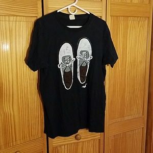 Hollister tee